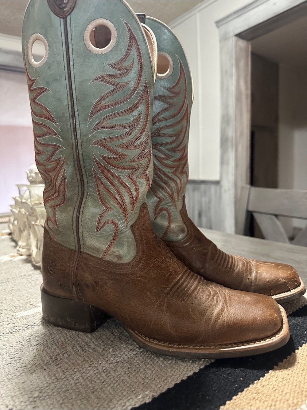 Womens Ariat Cowboy boots size 7.5